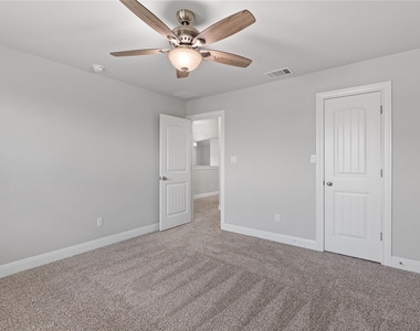 15601 Cabrillo Way - Photo Thumbnail 10