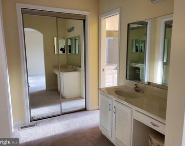15322 Manor Village Lane - Photo Thumbnail 7
