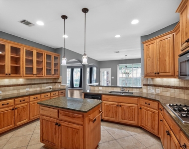 2908 Cortes Ct - Photo Thumbnail 4
