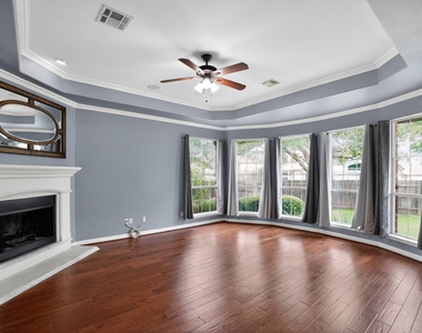 2908 Cortes Ct - Photo Thumbnail 2