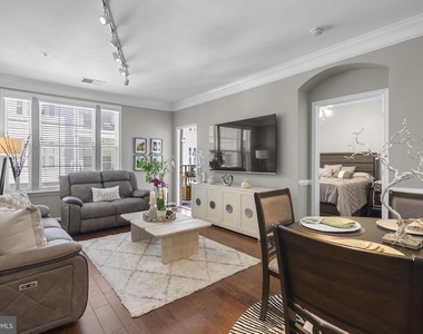 27 Booth Street - Photo Thumbnail 9