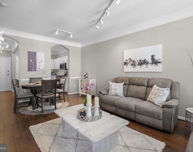 27 Booth Street - Photo Thumbnail 3