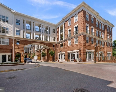27 Booth Street - Photo Thumbnail 28