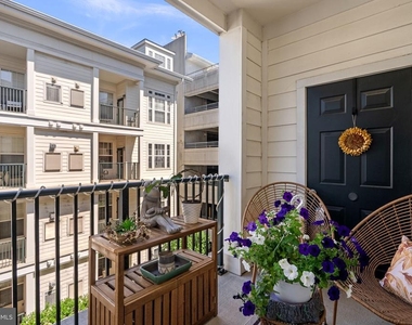 27 Booth Street - Photo Thumbnail 21