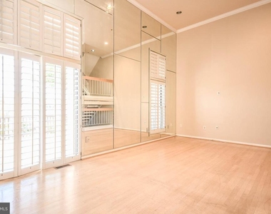 5918 Edson Lane - Photo Thumbnail 5