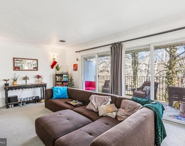 921 Prospect Street - Photo Thumbnail 5