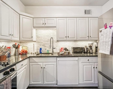 921 Prospect Street - Photo Thumbnail 12
