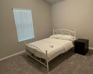 323 Durango Downs Dr - Photo Thumbnail 20