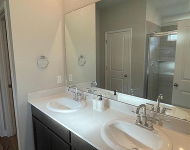 323 Durango Downs Dr - Photo Thumbnail 29