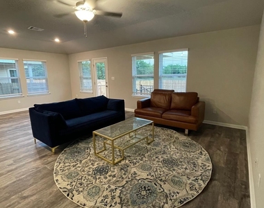 323 Durango Downs Dr - Photo Thumbnail 8