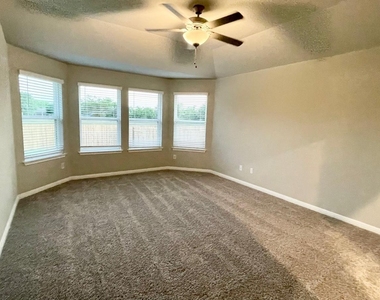 323 Durango Downs Dr - Photo Thumbnail 5