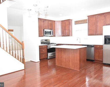 8324 Stickley Court - Photo Thumbnail 7
