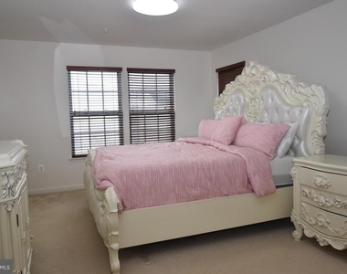8324 Stickley Court - Photo Thumbnail 9
