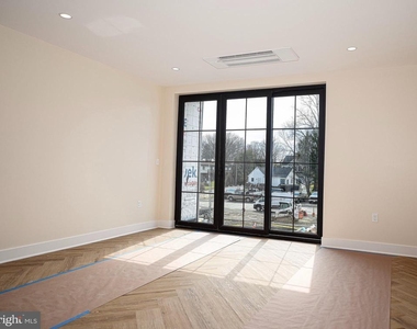 128 N Bond Street - Photo Thumbnail 12