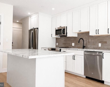 128 N Bond Street - Photo Thumbnail 11