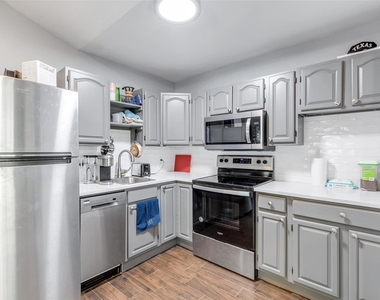 815 E 31st St - Photo Thumbnail 10