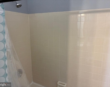 903 Woodbridge Court - Photo Thumbnail 15