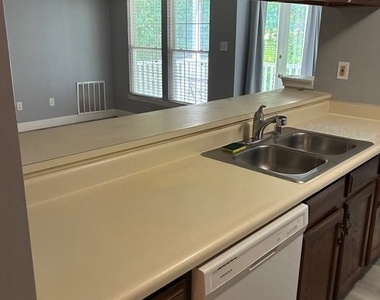 903 Woodbridge Court - Photo Thumbnail 4