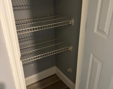 903 Woodbridge Court - Photo Thumbnail 9