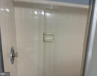 903 Woodbridge Court - Photo Thumbnail 21