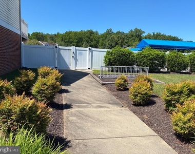 903 Woodbridge Court - Photo Thumbnail 36