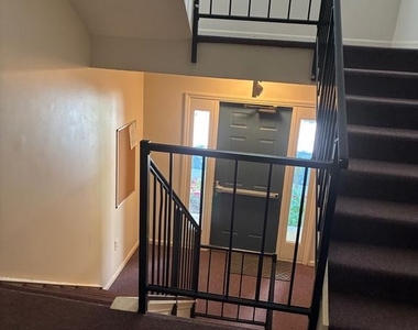 903 Woodbridge Court - Photo Thumbnail 28