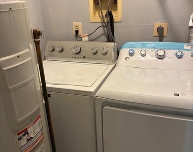 903 Woodbridge Court - Photo Thumbnail 8