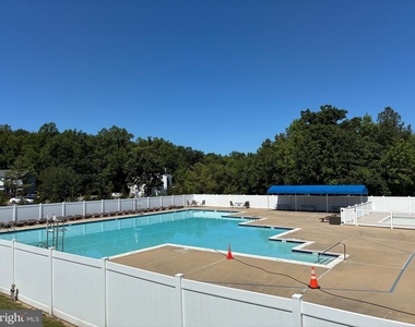903 Woodbridge Court - Photo Thumbnail 33