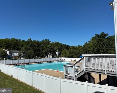 903 Woodbridge Court - Photo Thumbnail 32