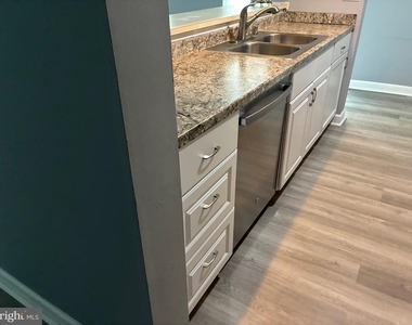 901 Cedar Crest Court - Photo Thumbnail 16