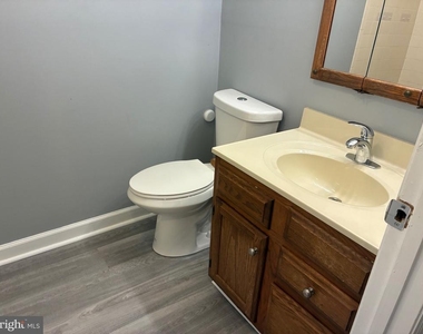 901 Cedar Crest Court - Photo Thumbnail 24