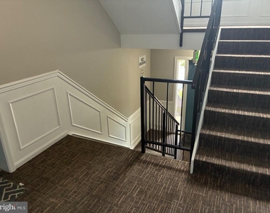 901 Cedar Crest Court - Photo Thumbnail 5