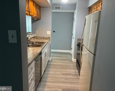 901 Cedar Crest Court - Photo Thumbnail 6