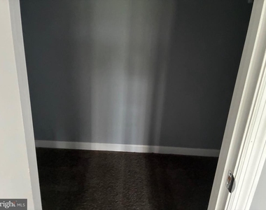 901 Cedar Crest Court - Photo Thumbnail 27