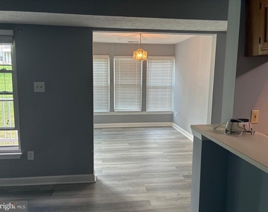 901 Cedar Crest Court - Photo Thumbnail 7