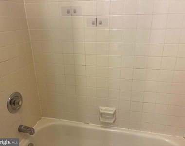 901 Cedar Crest Court - Photo Thumbnail 25