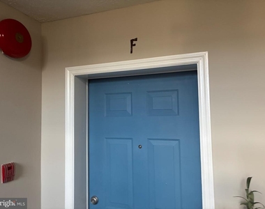 901 Cedar Crest Court - Photo Thumbnail 4
