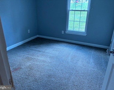 901 Cedar Crest Court - Photo Thumbnail 21