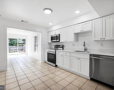 1134 Providence Court - Photo Thumbnail 7