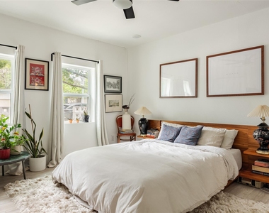 904 Acorn Oaks Dr - Photo Thumbnail 12