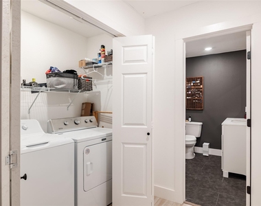 904 Acorn Oaks Dr - Photo Thumbnail 19