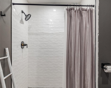 904 Acorn Oaks Dr - Photo Thumbnail 22