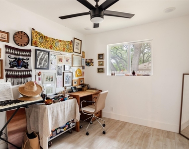 904 Acorn Oaks Dr - Photo Thumbnail 23