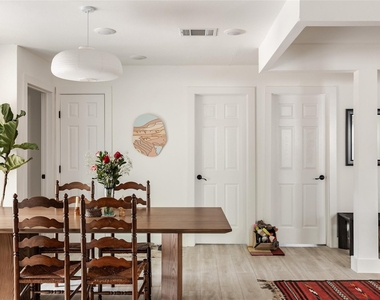 904 Acorn Oaks Dr - Photo Thumbnail 8