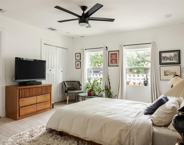 904 Acorn Oaks Dr - Photo Thumbnail 10