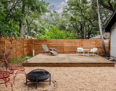 904 Acorn Oaks Dr - Photo Thumbnail 29