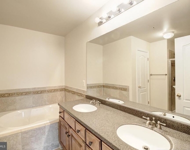 111 Twin Eagle Court - Photo Thumbnail 13