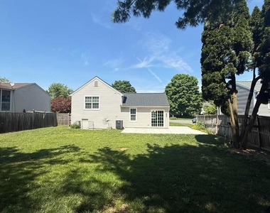 805 London Court - Photo Thumbnail 32