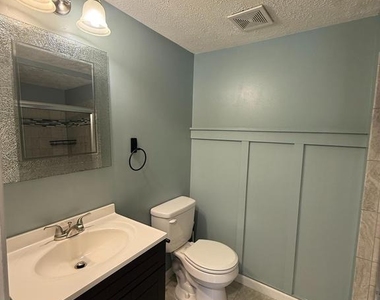 805 London Court - Photo Thumbnail 19