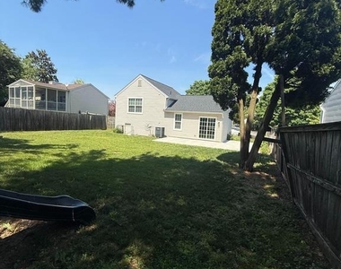 805 London Court - Photo Thumbnail 35
